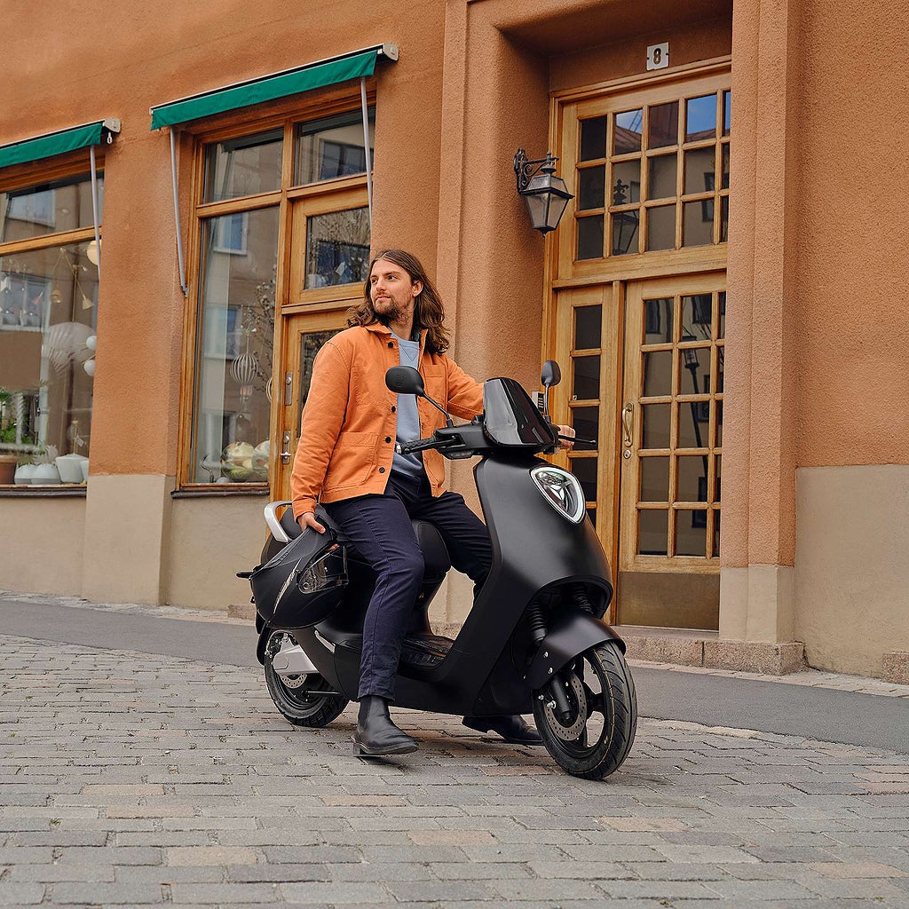 YADEA C1S Matt Svart