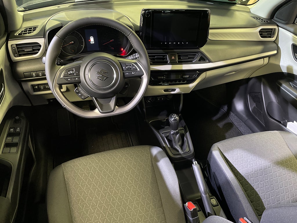 Suzuki Swift Hybrid Vinterdäck ingår! 3års fri service!