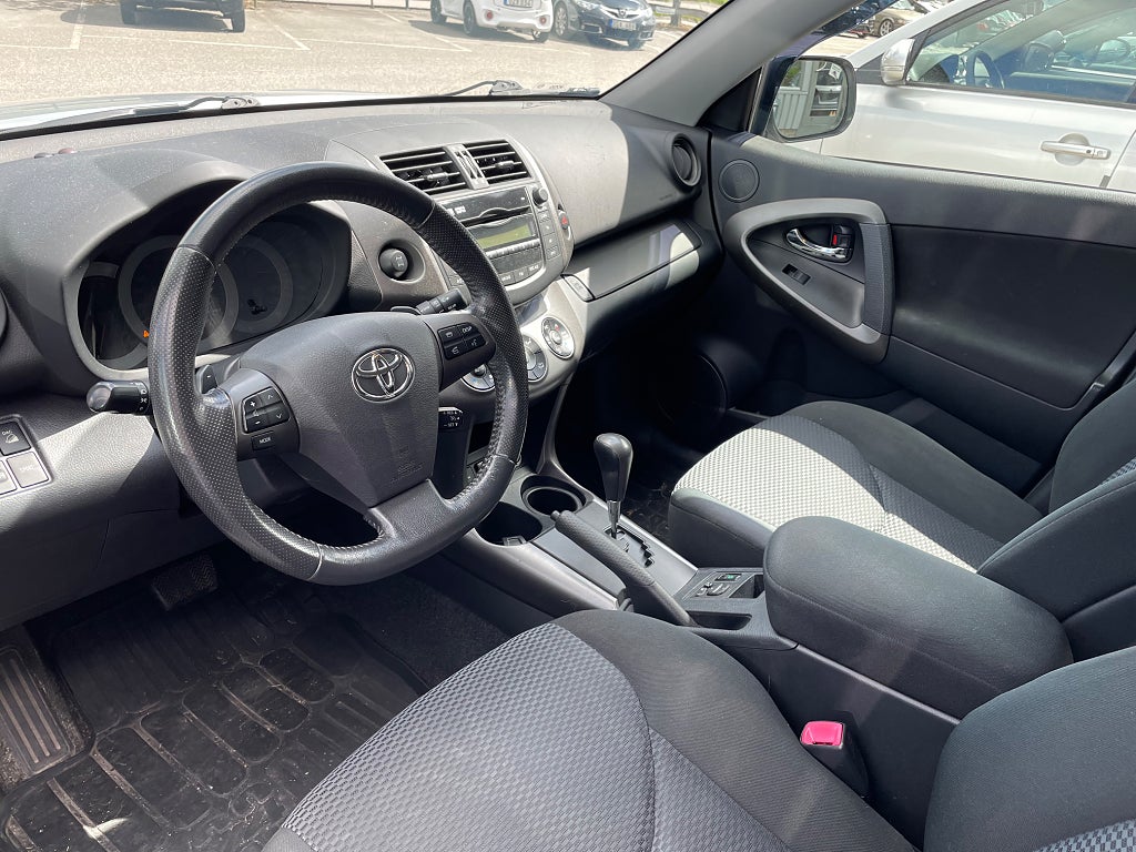 Toyota RAV4 2.0 VVT-i 4x4 Multidrive S Dragkrok