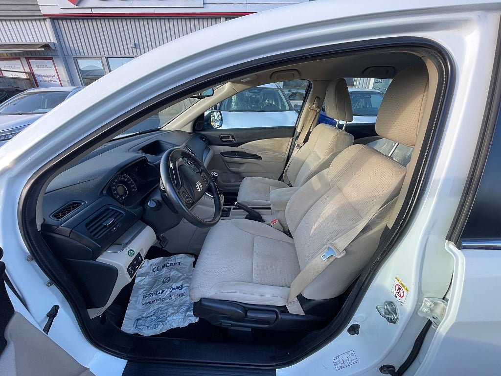 Honda CR-V Elegance 1.6 i-DTEC Läs annonstexten nedan.