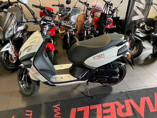 Peugeot Motocycles kisbee 2T. Endast 208 mil