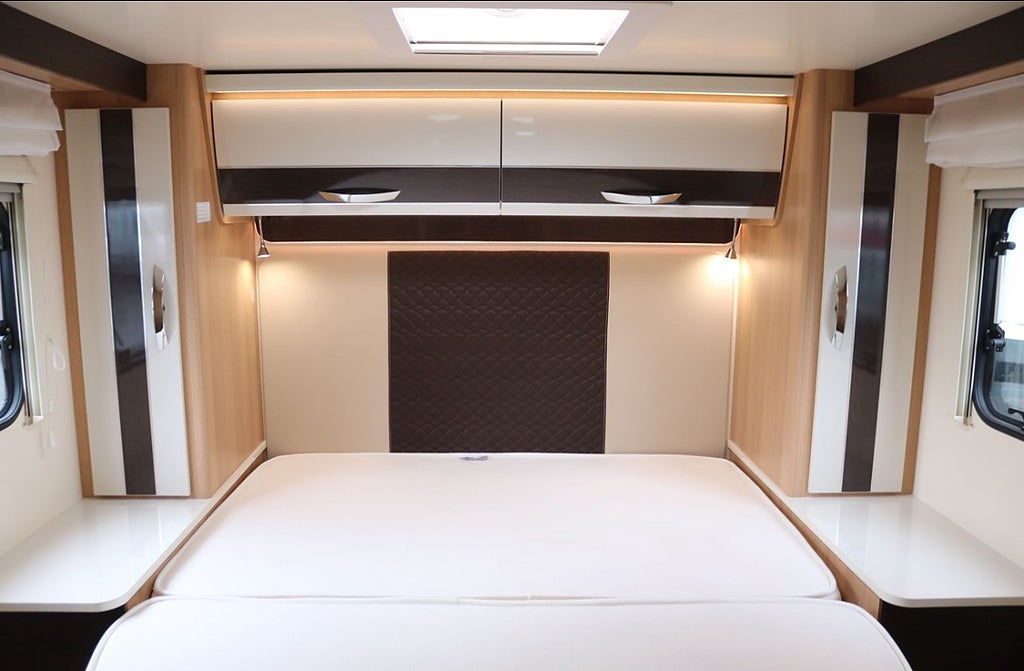 McLouis MC4  281 3500kg Face to face/Queenbed/Golvv/Solcell