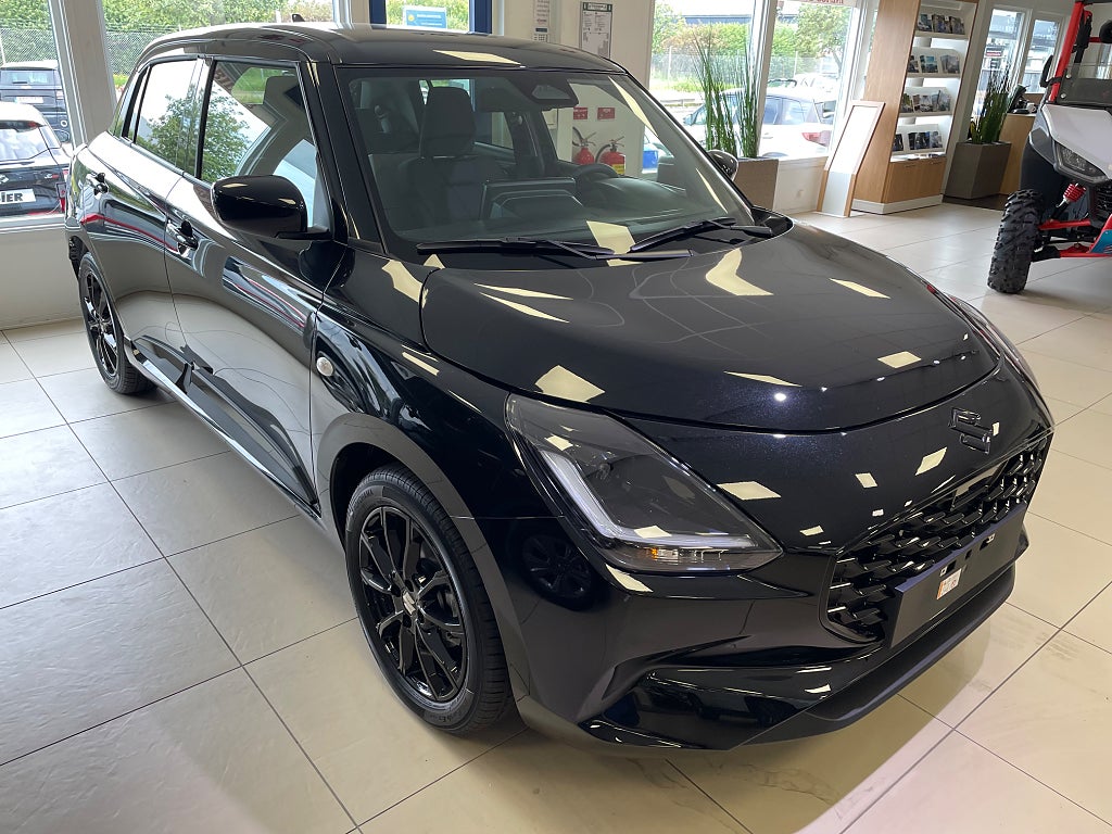 Suzuki Swift SELECT GT Hybrid Vinterdäck ingår! 3års Garanti och fri service!