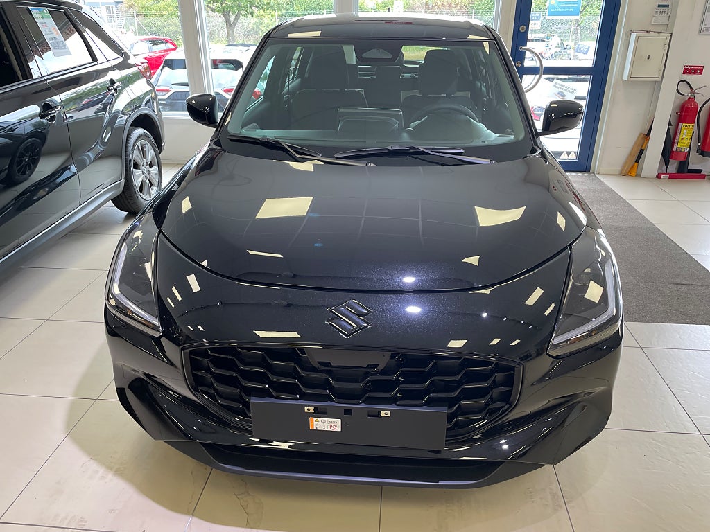 Suzuki Swift SELECT GT Hybrid Vinterdäck ingår! 3års Garanti och fri service!