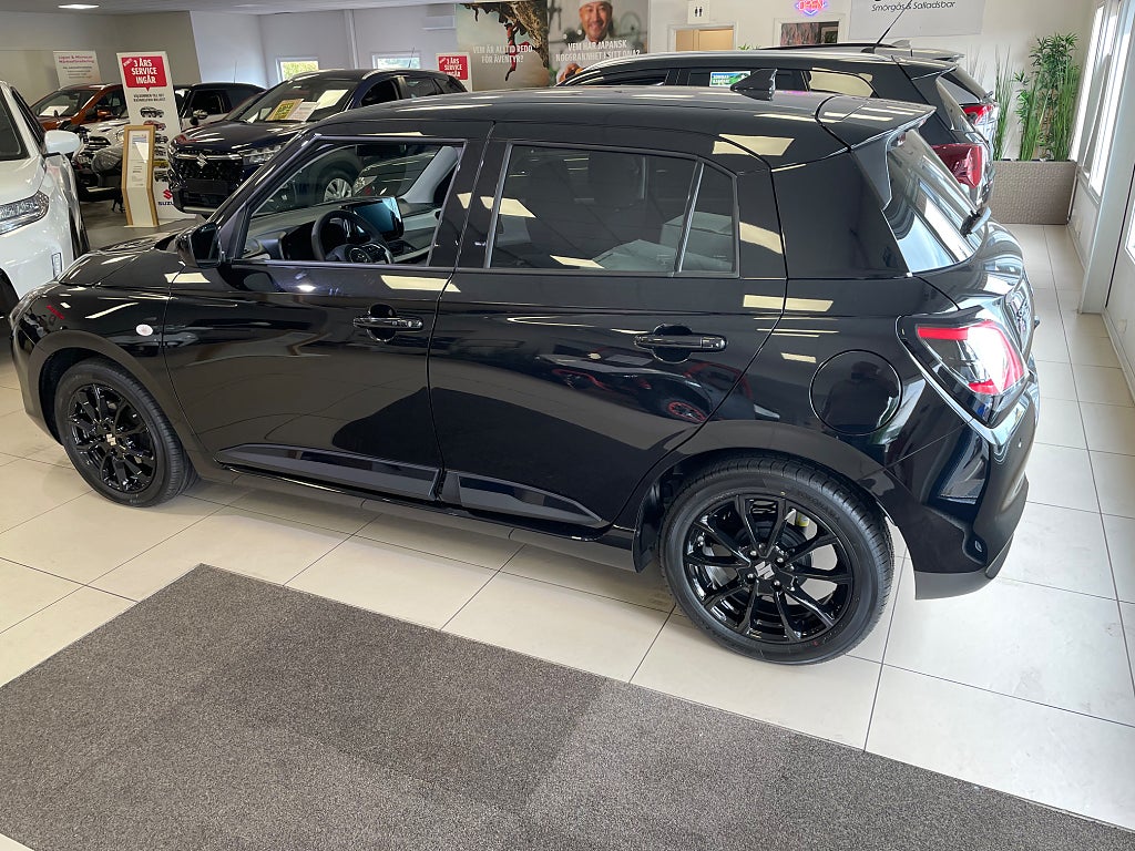 Suzuki Swift SELECT GT Hybrid Vinterdäck ingår! 3års Garanti och fri service!