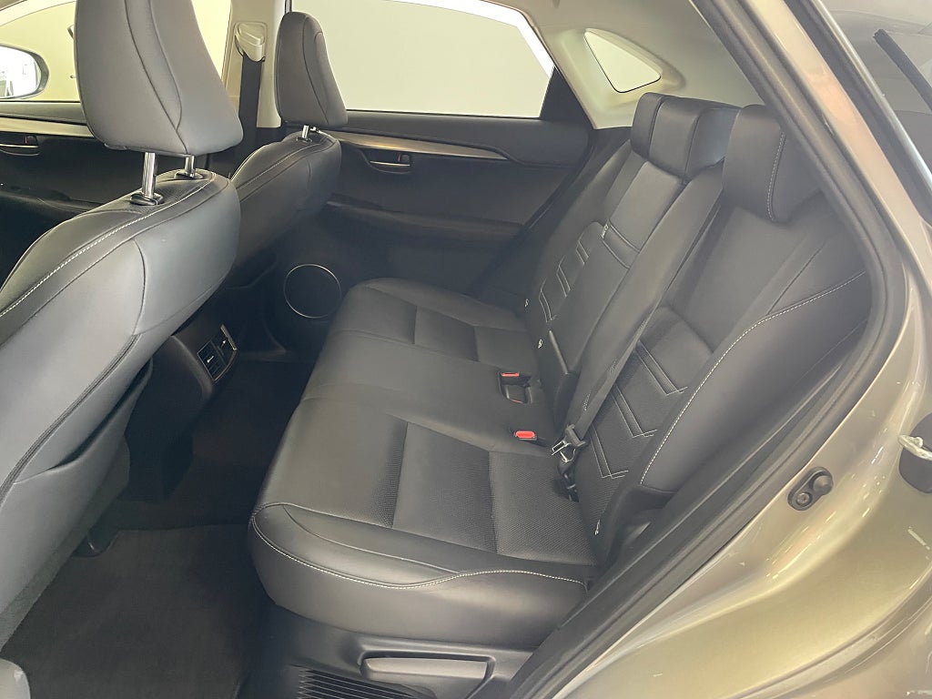 Lexus NX 300h AWD 2.5 AWD E-CVT Business Line Euro 6