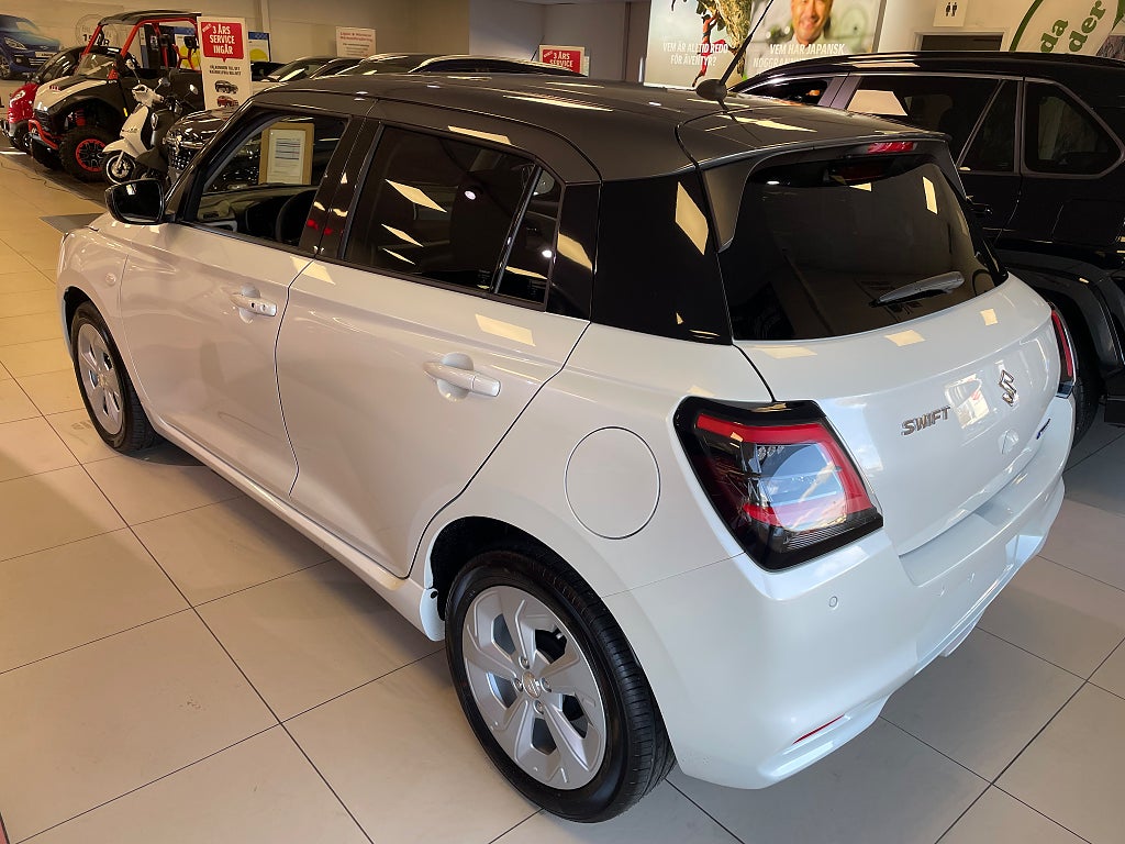Suzuki Swift Select Hybrid CVT Vinterdäck ingår, 3års fri service
