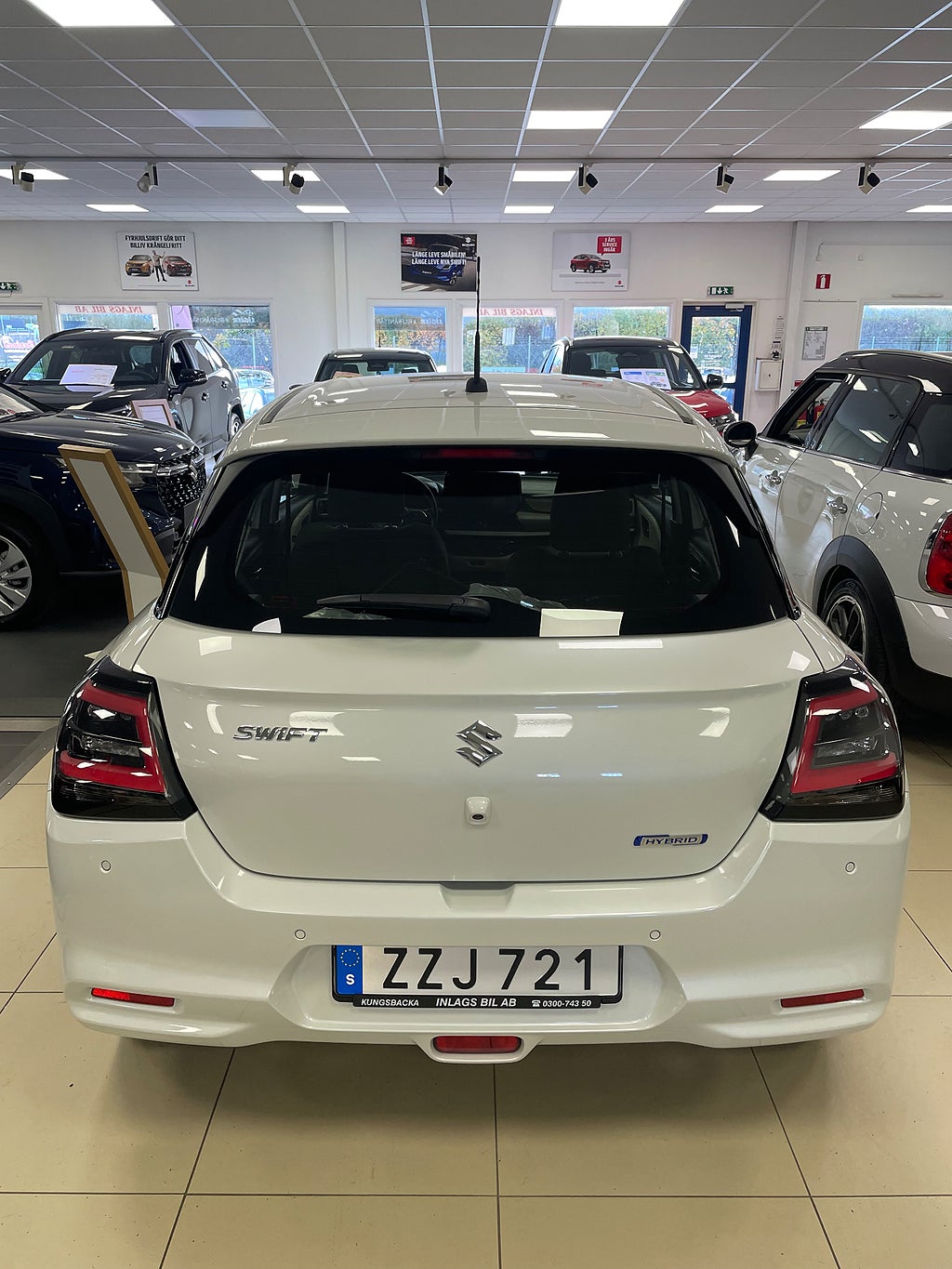 Suzuki Swift Base Hybrid Vinterdäck ingår! 3års Garanti och fri service!