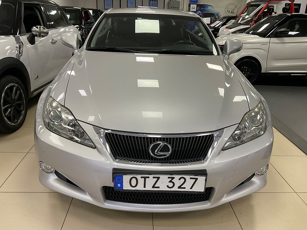 Lexus IS 250 C 2.5 V6 Euro 4