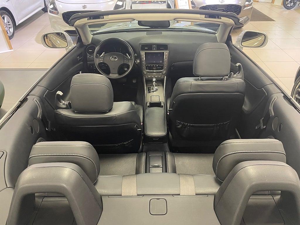 Lexus IS 250 C 2.5 V6 Euro 4