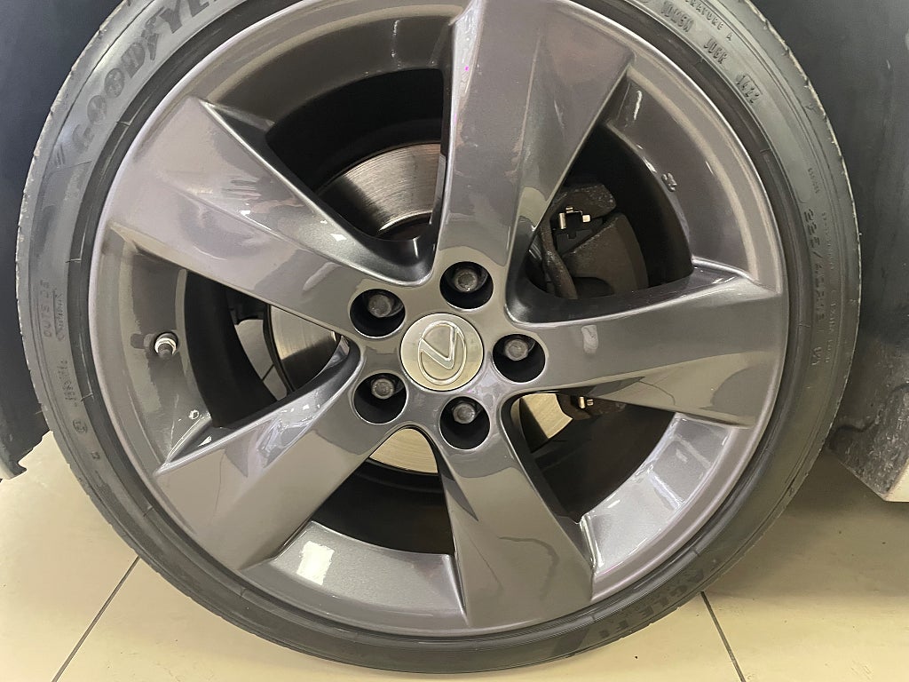 Lexus IS 250 C 2.5 V6 Euro 4