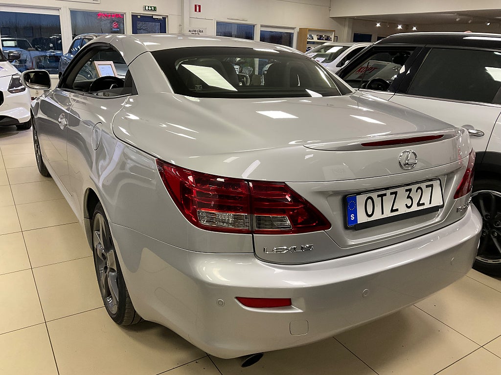 Lexus IS 250 C 2.5 V6 Euro 4